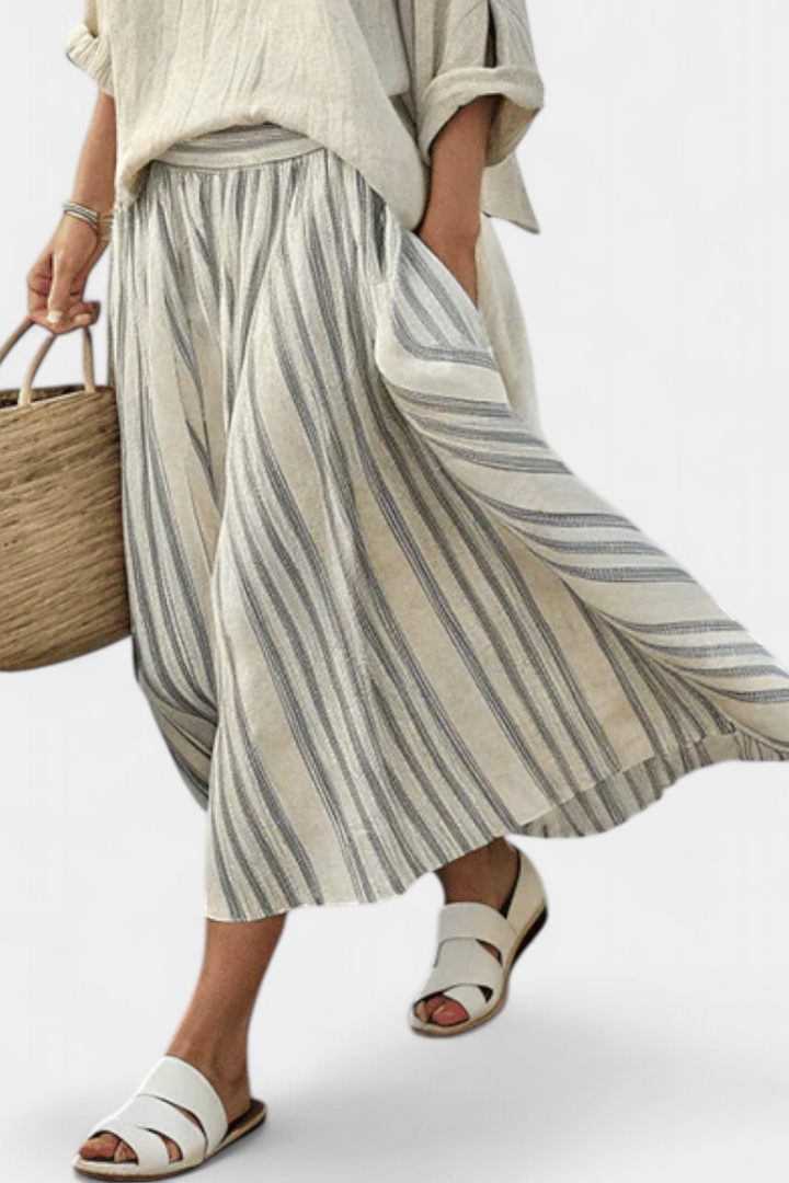 Комплект Casual Daisy с Oversize Тениска и Миди Пола с Ленти от Ленен Бамбук за Елегантен и Удобен Стил